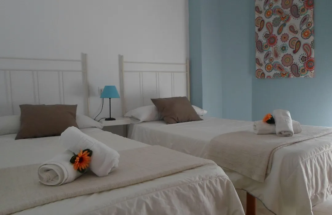 Hostel Conil - Habitaciones con baño privado en el centro de Conil-1